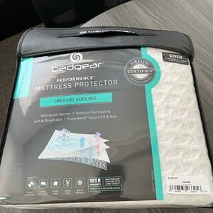 Bedgear - Queen Mattress Pad Cover - cooling, waterproof (new, with tags)